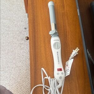 Beachwaver Co. White Curling Iron